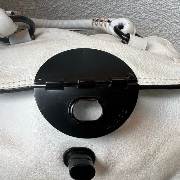Mimco leather turn-lock bag white - Picture 7 of 10